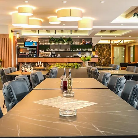 Aparthotel President Kop Alex 3*